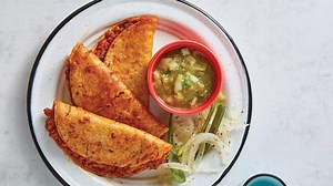 Tacos de canasta de chicharrón prensado