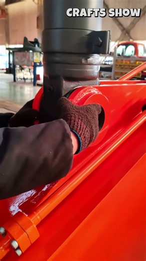 🔧🚜 Aligning Heavy Equipment Joints For Pin Insertion