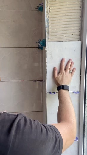 Jack Hartnoll on Instagram: "Super spreading and tiling around this window 邏 - - - - - - #tiling #tiles #bathroom #tools #beautiful #construction #howto #bathroomdesign #refurbishment #homedecor #diy #tips #reels"