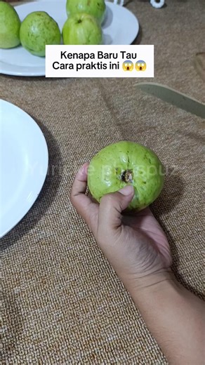 Cara cepat dan praktis sajikan jambu kristal 👍🏻 #tips #tutorial #fypシ