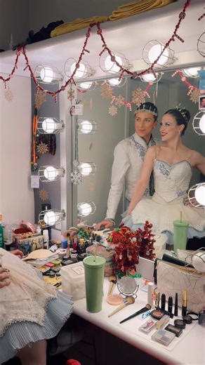 𝐊𝐞𝐥𝐬𝐞𝐲 𝐈𝐯𝐚𝐧𝐚 𝐇𝐞𝐥𝐥𝐞𝐛𝐮𝐲𝐜𝐤 on Instagram: "When you wear Tutus & Tunics for a Living…🌬️Snow King & Queen casually rolling up in the sleigh (or should I say SLAY?) dressed like: 🔥"