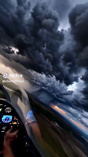 Fighter Jet Flybys: Majestic Military Aviation Moments