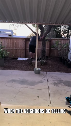 Being discreet 🥷 #Mesa | neighbor at door