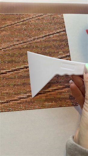 Achieve Perfect Rows in Diamond Painting Easily