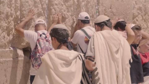 The Ultimate Israel Bucket List: Incredible Places to Explore From Coast to Desert!