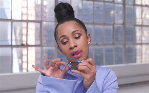 卡姐90秒化妆日常 Watch Cardi B's 90 Second Makeup Routine _ ELLE