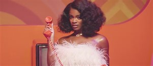 Ari Lennox pays homage to iconic divas in “Pressure”
