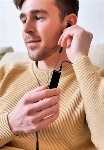 Need to capture meetings, lectures, or ideas on the go? This compact 8GB hidden voice recorder keeps 96 hours of audio and plugs right into USB 💾🎙️ #VoiceRecorder #HiddenRecorder #AudioGear #PortableTech #GadgetLovers