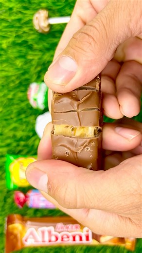 ASMR Snickers – Crunchy Chocolate Bliss  give me tag #ASMR #ASMRChocolate #SnickersASMR #CandyASMR #ChocolateASMR | Minni Candy | Facebook