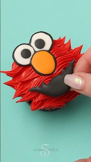 I made Elmo cupcakes for my daughter’s birthday #cupcake #elmo #cake #cakedecorating #sesamestreet