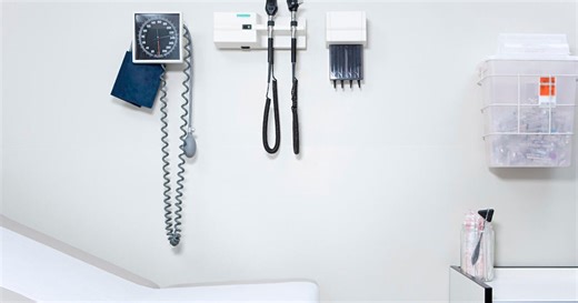 Fast-track med schools aim to ease doctor shortage