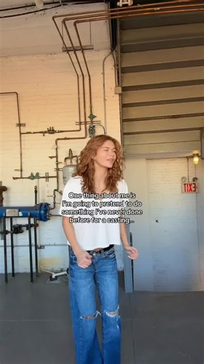 Any guesses on wtf I am VERY awkwardly doing in this video… if I get this job I will be in shock Ngl.. #model #casting