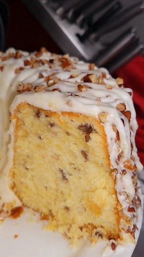 Pineapple Pecan Cream Cheese Pound Cake #recipe #cakerecipe #poundcake #oldfashioned #cake #cakesofinstagram #bakersofinstagram #explorepage @thebakefeed This Pineapple Pecan Cream Cheese Pound Cake made with #pineapple soda and topped with a pineapple cream cheese glaze was made during a Facebook #livestream but here's the written version for everyone who missed it. 3sticks softened unsalted butter 8oz softened cream cheese 2cups 3/4cup sugar and 8 lrg rm temp eggs 8oz can crushed pineapple in