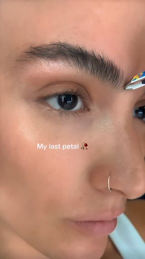 The Bald Mom (Elizabeth Sevigny) | Alopecia took every hair on my body, from the peach fuzz on my face to the hair on my knuckles. Somehow, my eyebrows and eyelashes are... | Instagram