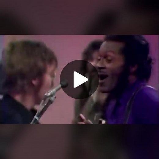 Yoko Ono's Mic Cut During Iconic Duet Performance