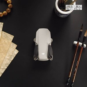 This lightweight and flexible 249-gram drone is the most compact portable drone you will ever see. 🚁 Via: DJI | Interesting Engineering