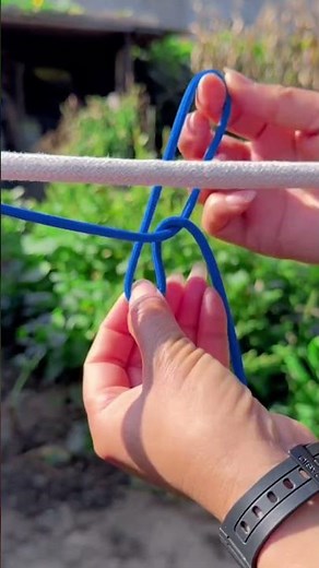 Simple and easy to use outdoor clothesline knot tying method