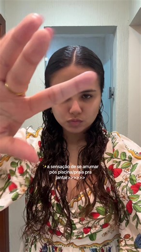 me arrumei com meus produtos baratinhos pra aproveitar minha última semana de férias! ✨ #ferias #make #piscina #praia #vibes