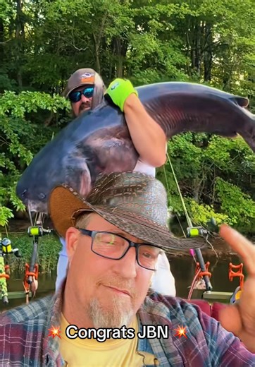 Epic Giant Catfish Caught in Amazing Fishing Duel