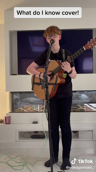 Live Looping Ed Sheeran's 'What Do I Know?' with Guitar and Mic