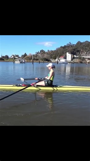 Free 12-Week Training Program www.decentrowing.com Full Video: https://www.decentrowing.com/too-little-body-reach-at-the-catch/ #rowing #rowingcoach
