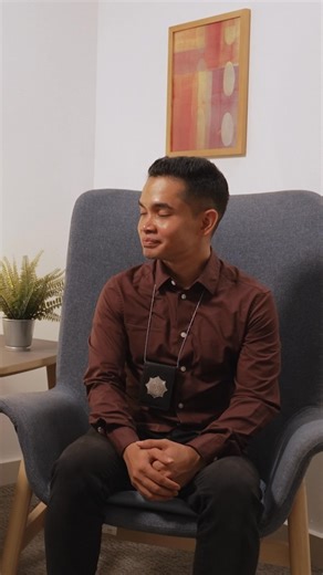 What happens to drug abusers after they complete rehab in the DRC? Meet Firdaus, a dedicated CNB Supervision Officer who supports former drug abusers in their recovery, empowering them to build resilience, rebuild their lives and stay drug-free. Catch the full video on our YouTube Channel. | CNB Drug Free SG