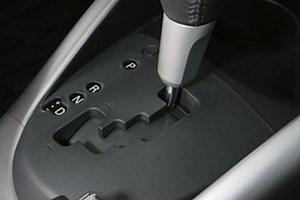 How to Remove an Automatic Shifter Knob
