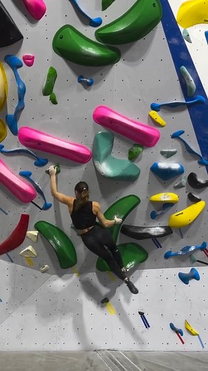 IPNOTICA 😍 Camilla Moroni sa come tenerci incollati a una parete di arrampicata sportiva! 😉 La nostra specialista del lead&boulder è semplicemente… strepitosa! 💥 #ItaliaTeam FASI Federazione Arrampicata Sportiva Italiana | Italia Team