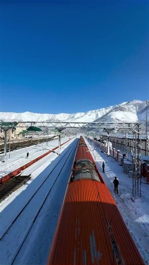 Vande Bharat Through Kashmir’s Seasons | A New Era of Connectivity