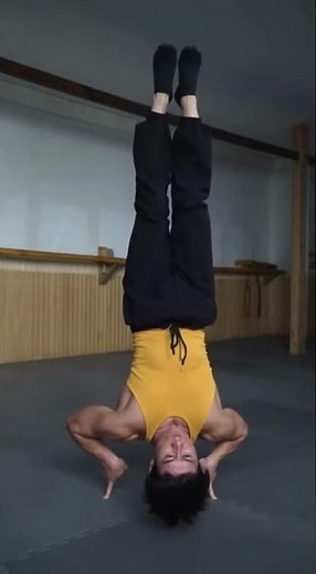 The Ultimate One-Finger Handstand — Unbelievably Stable