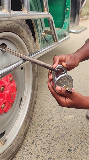 Temporary Lock!! Lock Your Motorcycle Fast with Just aWrench.#truck #bike #bycicle