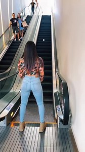 18K views · 116 reactions | Se me andaba olvidando el (Tik Tok me saco del EN VIVO sigan comentando su usuario en mi última foto de Instagram- karlybustillosg) | Yolo Aventuras | Facebook