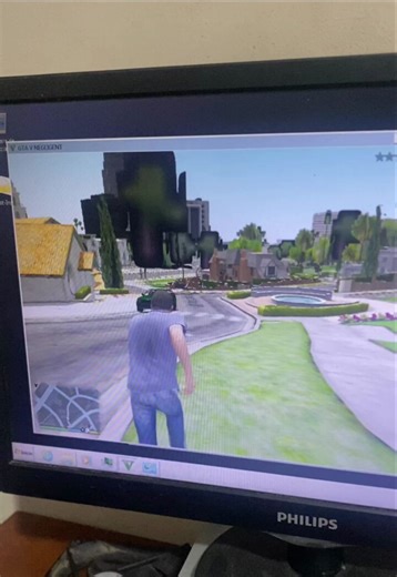 Corri GTA 5 con tan SOLO 512 MB de RAM.Para esto, tuve que utilizar la version de 2 GIGAS. Y "OPTIMIZAR" WINDOWS 7 al MAXIMO. Para que tan solo me consuma 200MBGracias a esto, una gt 710 y un SSD. Podemos correr el juego de manera casi PERFECTA!