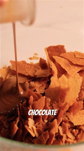 How to add crunchy element to desserts 🍫 #feuilletine