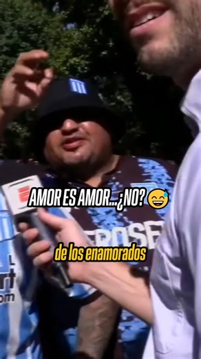 ESPN Argentina | ❤️ EL AMOR ES ASÍ... ¡NO IMPORTAN LOS COLORES! Este hincha de Racing y el mensaje en el Día de los Enamorados para su mujer fanática de... | Instagram