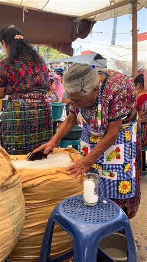 No es importante la Edad de trabajar como esta Abuelita Sigue luchando por su vida 🤔🤔🤔😥😥😥💔💔💔🙏🙏🙏 | CUATRO CAMINO TV