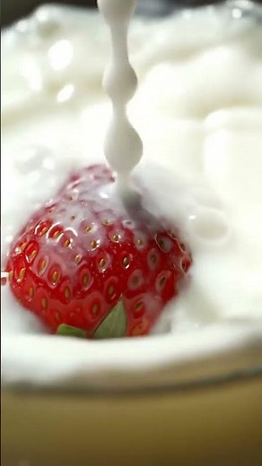 This is what a perfect milk splash looks like 🍓