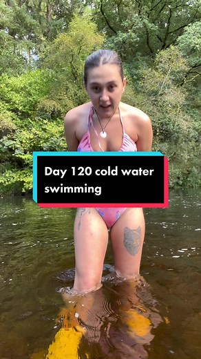 I managed to do a swim without the wetsuit and it was so worth it 🥰 #coldwater #yasminmorgan #coldwatertherapy #coldwaterswimming #coldwaterchallenge #coldwaterexposure #wildswimming #wildswimminguk #river #riverswim #riverswimming #recoveryispossible #recoverytok #bikinibabes #fyp #foryoupage #relief