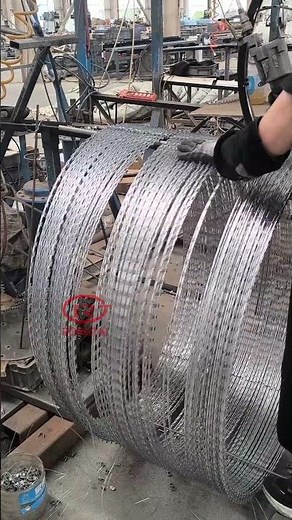 How Razor Wire Is Clipped in Seconds – Watch It Happen! #shorts #razorwire
