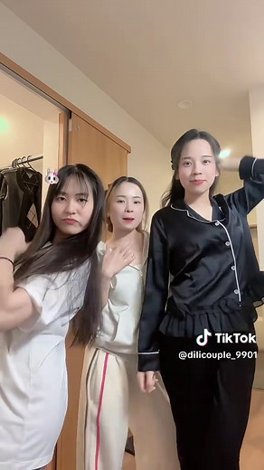 Chị Thái bắt trend Việt Nam mạnh hơn cả 2 đứa tuiiii @YAPOO @PHƯƠNG THUỶ