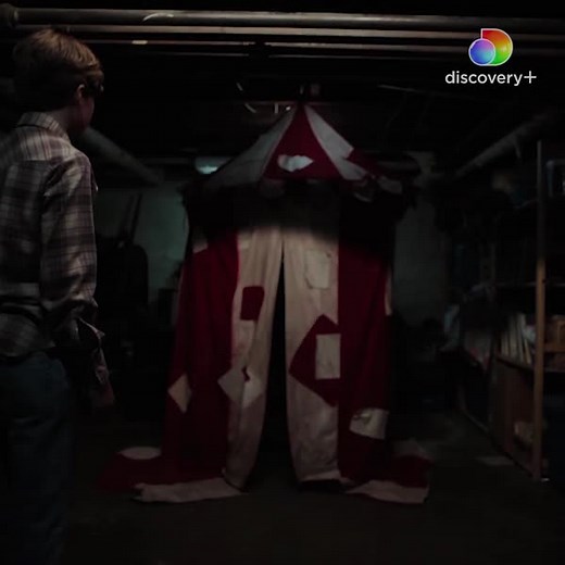 Welcome to the circus. 😈🎪 #TheHauntedMuseum: 3 Ring Inferno drops on #discoveryplus this Halloween, 10/31. | discovery