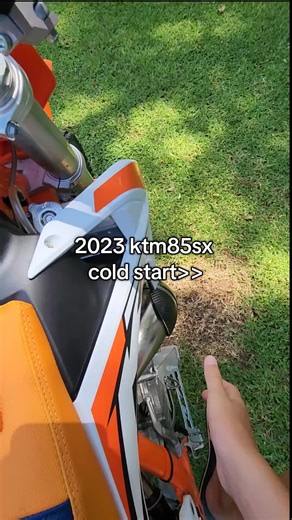KTM 85 SX Cold Start Demonstration