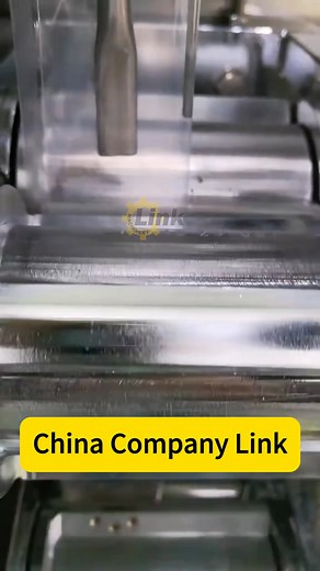 High-efficiency liquid small-packet packaging machine: Suitable for small-packet packaging of liquid condiments such as soy sauce, vinegar, and seasonings. #waterpackagingmachine #watersachetpackingmachine #oilpackingmachine #fruitjuice #edibleoil #soysauce #filling #Foodliquidpackagingmachine | Link packing machine company