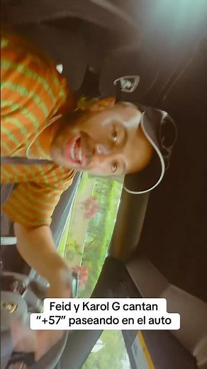 Karol G y Feid cantan “+57” mientras pasean en el auto