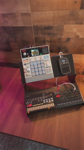 Move vs. MPC Sample?? 🤔 built on new XTS stands from @a‪@analogcases‬mpcsample #abletonmove #setup
