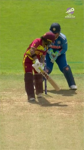 Another top-class delivery from Shreyanka Patil gets the job done 😍
