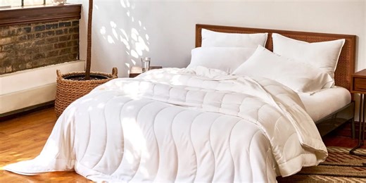 Our Editor Who Sleeps Hot Swears by This Cooling Comforter Year-Round