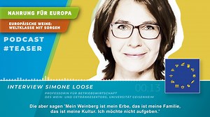 Neue 🎧 #Food4EU Podcast-Episode! Simone Loose Professorin für Betriebswirtschaft des Wein- und Getränkesektors, Universität Geisenheim ''Wir kommen jetzt in eine Lage, wo es Winzer gibt, die Kosten nicht mehr decken können, die unter Kosten arbeiten und Verluste machen. Die aber sagen 'Mein Weinberg ist mein Erbe, das ist meine Familie, das ist meine Kultur. Ich möchte nicht aufgeben.' | EU Food & Farming