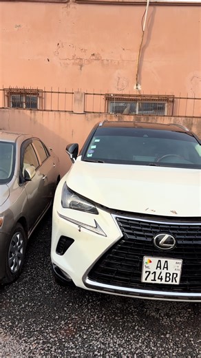 Lexus hybride en location pour plus informations :70354518/76767227 @Ele Auto service @iStore_Mali
