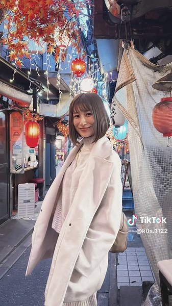 2000s Flip Phone vs iPhone 15 ProMax Comparison